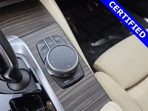 Certified 2022 BMW 530i w/ Premium Package image 27