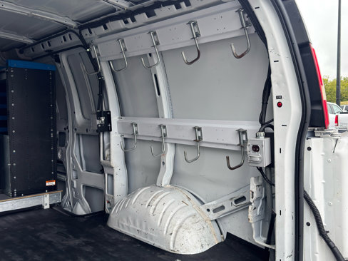 Used 2015 Chevrolet Express 2500 image 34