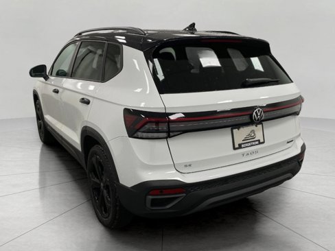 New 2025 Volkswagen Taos SE image 23