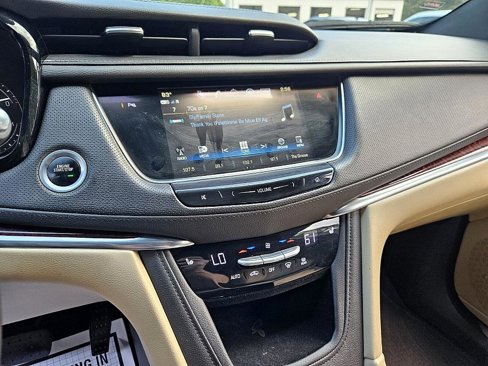 Used 2018 Cadillac XT5 Luxury w/ Driver Awareness Package image 20
