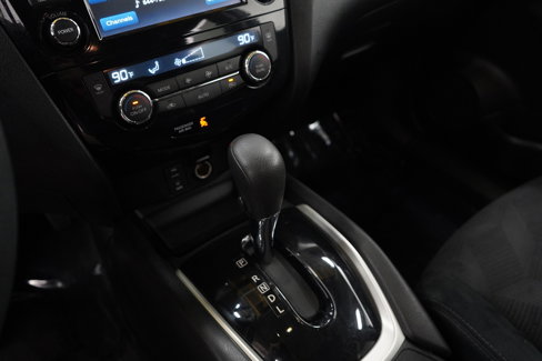Used 2014 Nissan Rogue SV w/ SV Premium Package image 24