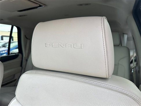 Used 2016 GMC Yukon Denali w/ Open Road Package image 12