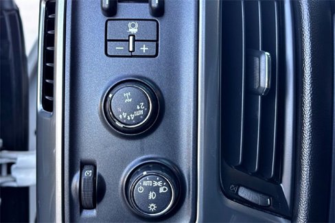 Used 2018 Chevrolet Silverado 1500 LT w/ Texas Edition image 17