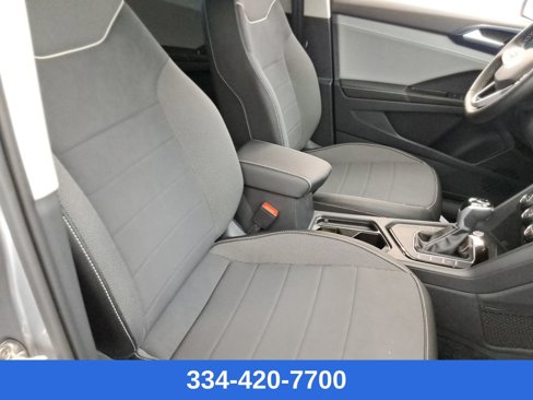 Certified 2024 Volkswagen Taos SE image 16