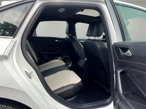 Used 2019 Volkswagen Jetta R-Line image 12
