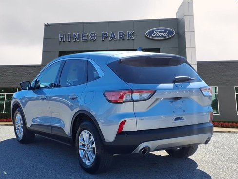 Used 2022 Ford Escape SE w/ Cold Weather Package image 5