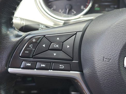 Used 2017 Nissan Rogue SV image 22