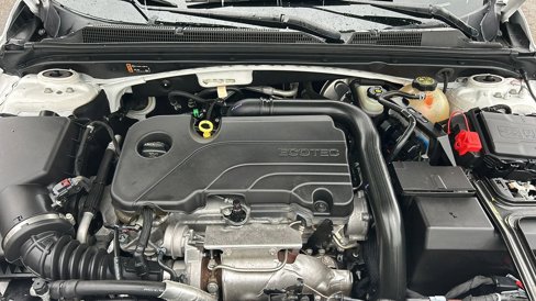 Used 2022 Chevrolet Malibu LT image 11