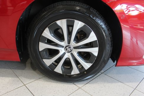 Used 2021 Toyota Prius Prime Limited image 17