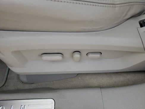 Used 2013 Lincoln MKX FWD image 15