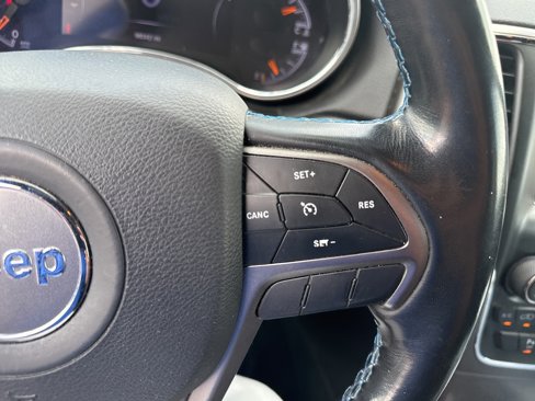Used 2020 Jeep Grand Cherokee Laredo image 18