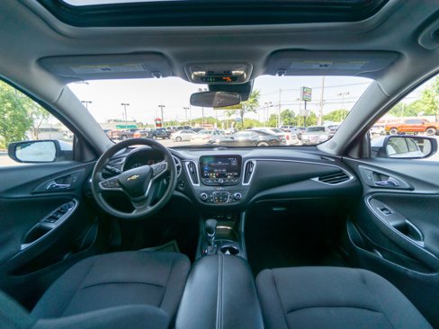 Used 2023 Chevrolet Malibu LT image 2