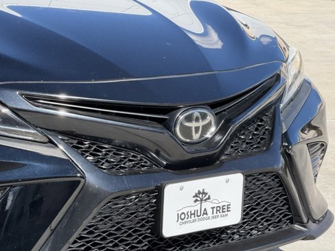 Used 2018 Toyota Camry SE image 6