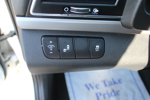 Used 2018 Hyundai Elantra SEL image 25