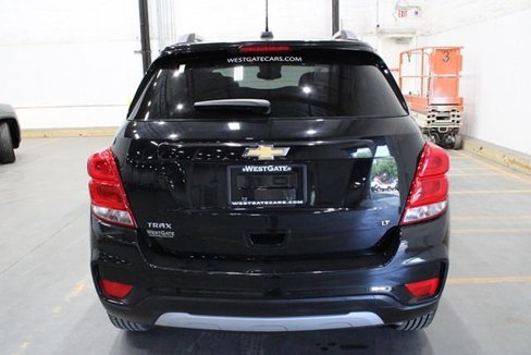 Used 2019 Chevrolet Trax LT w/ LT Convenience Package image 4