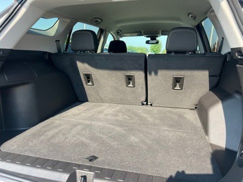 Used 2023 GMC Terrain SLE w/ Driver Convenience Package image 21