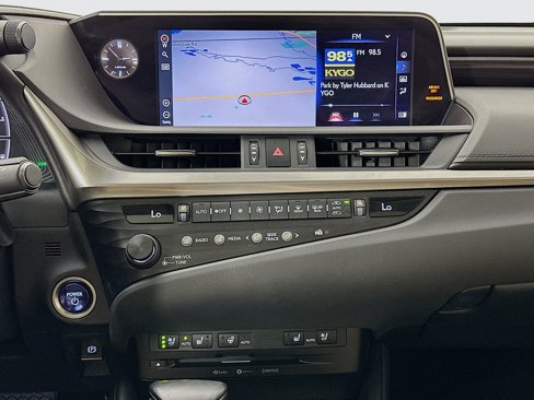 Used 2020 Lexus ES 300h w/ Premium Package image 14