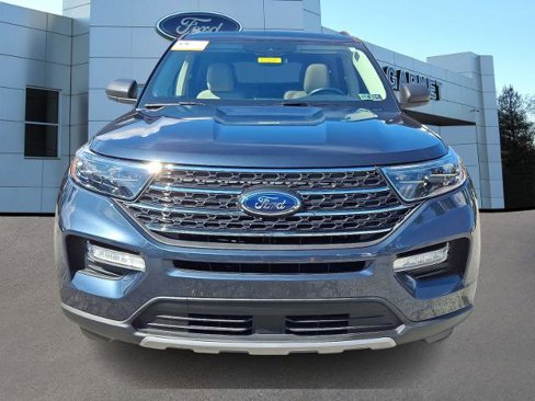 Certified 2022 Ford Explorer XLT w/ Equipment Group 202A image 2