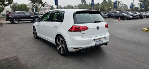 Used 2015 Volkswagen Golf 4-Door image 7