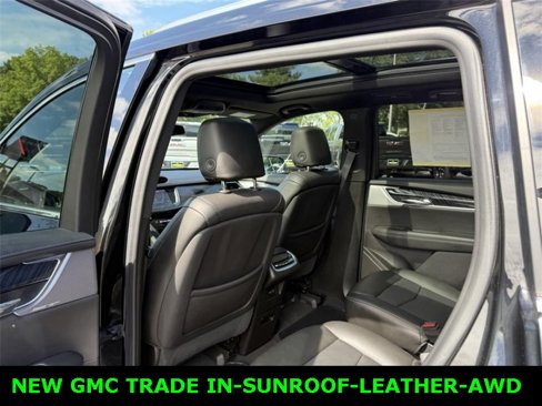 Used 2021 Cadillac XT6 Premium Luxury image 12