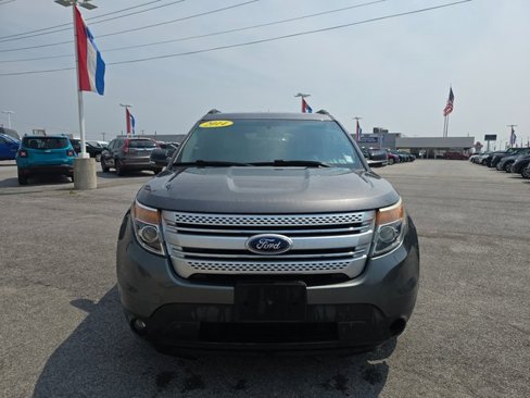 Used 2014 Ford Explorer XLT w/ Equipment Group 202A image 10