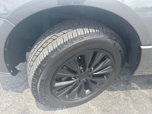 Used 2017 Lincoln Navigator Select image 2