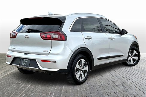 Certified 2019 Kia Niro LX image 2