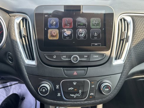 Used 2018 Chevrolet Malibu LT image 24
