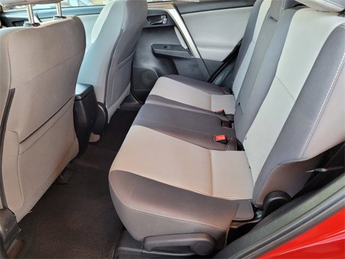 Used 2015 Toyota RAV4 XLE image 18