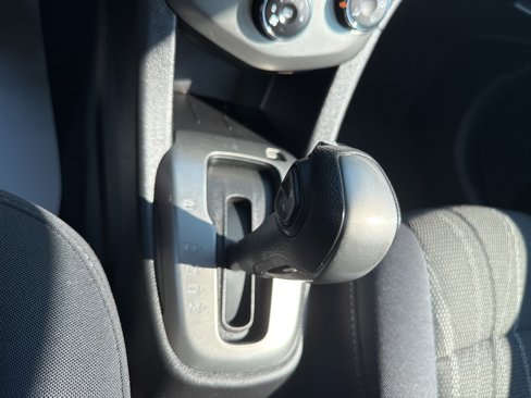 Used 2015 Chevrolet Sonic LT image 14