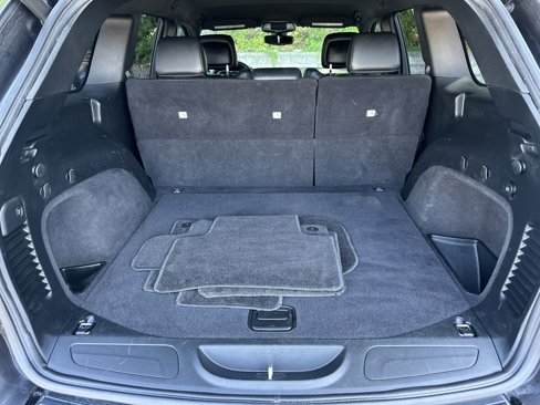 Used 2018 Jeep Grand Cherokee Altitude image 24