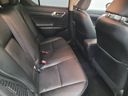 Used 2016 Lexus CT 200h image 19