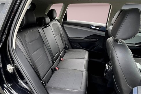 Used 2024 Volkswagen Taos SE image 25