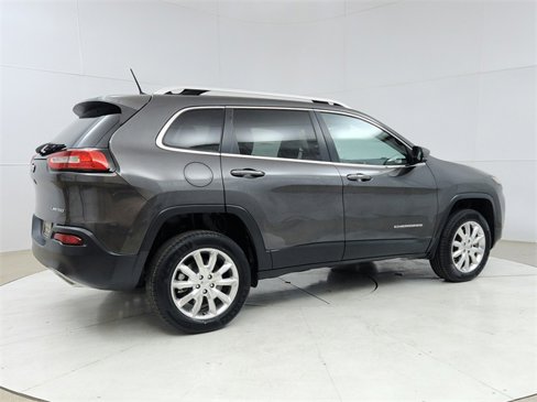 Used 2016 Jeep Cherokee Limited w/ Luxury Group image 7