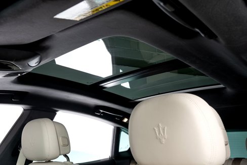Used 2022 Maserati Levante GT image 18