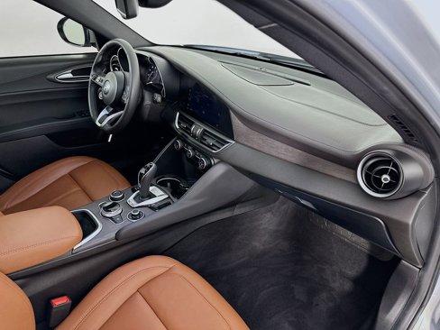 Used 2022 Alfa Romeo Giulia Ti image 30