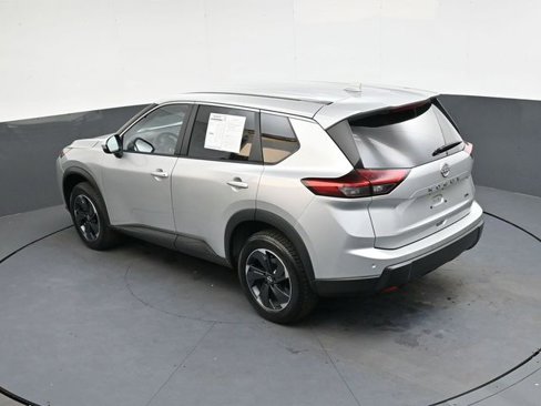 Used 2024 Nissan Rogue SV image 26