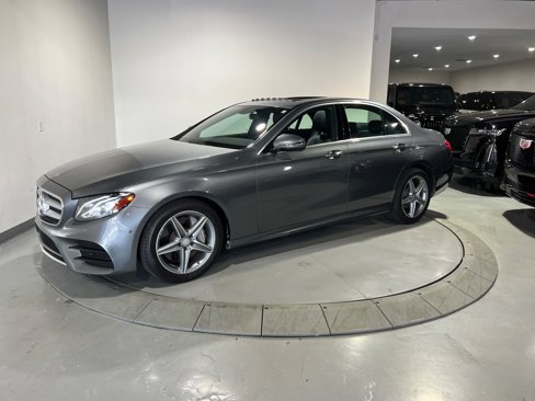 Used 2017 Mercedes-Benz E 300 4MATIC image 4
