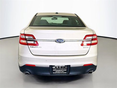 Used 2018 Ford Taurus SEL image 6