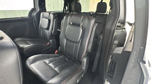 Used 2018 Dodge Grand Caravan GT image 12