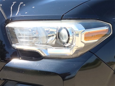 Used 2016 Toyota Tacoma SR5 image 4