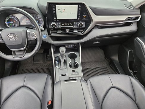 Used 2022 Toyota Highlander XLE image 9