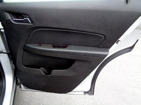 Used 2015 Chevrolet Equinox L image 24