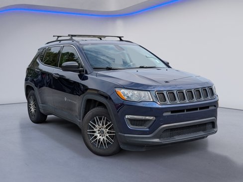 Used 2020 Jeep Compass Sport image 2