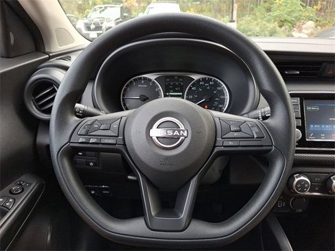 New 2025 Nissan Kicks S image 9