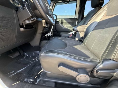 Used 2018 Jeep Wrangler Sport image 12