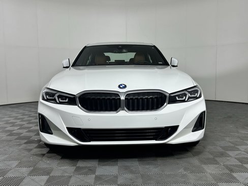 Used 2024 BMW 330e image 4
