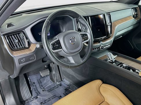 Certified 2022 Volvo XC60 B5 Inscription w/ Advanced Package image 9