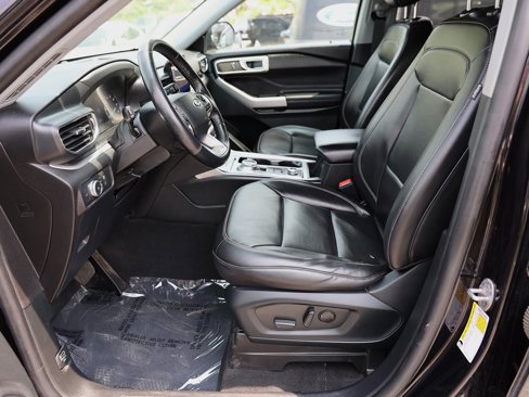 Certified 2022 Ford Explorer XLT w/ Equipment Group 202A image 19