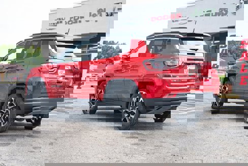 Used 2023 Jeep Compass Limited image 3